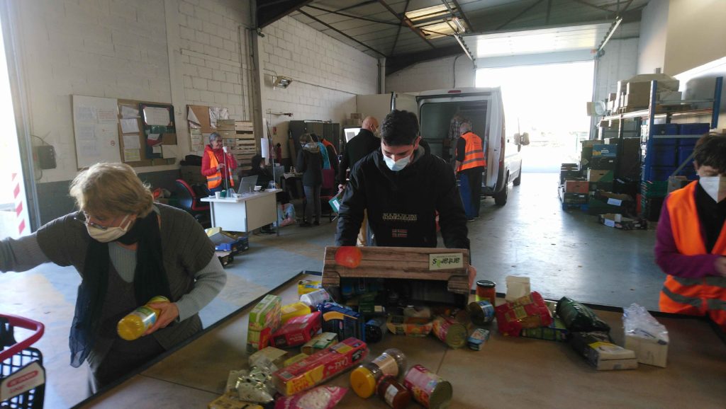 Baptiste à la Banque Alimentaire du Tarn